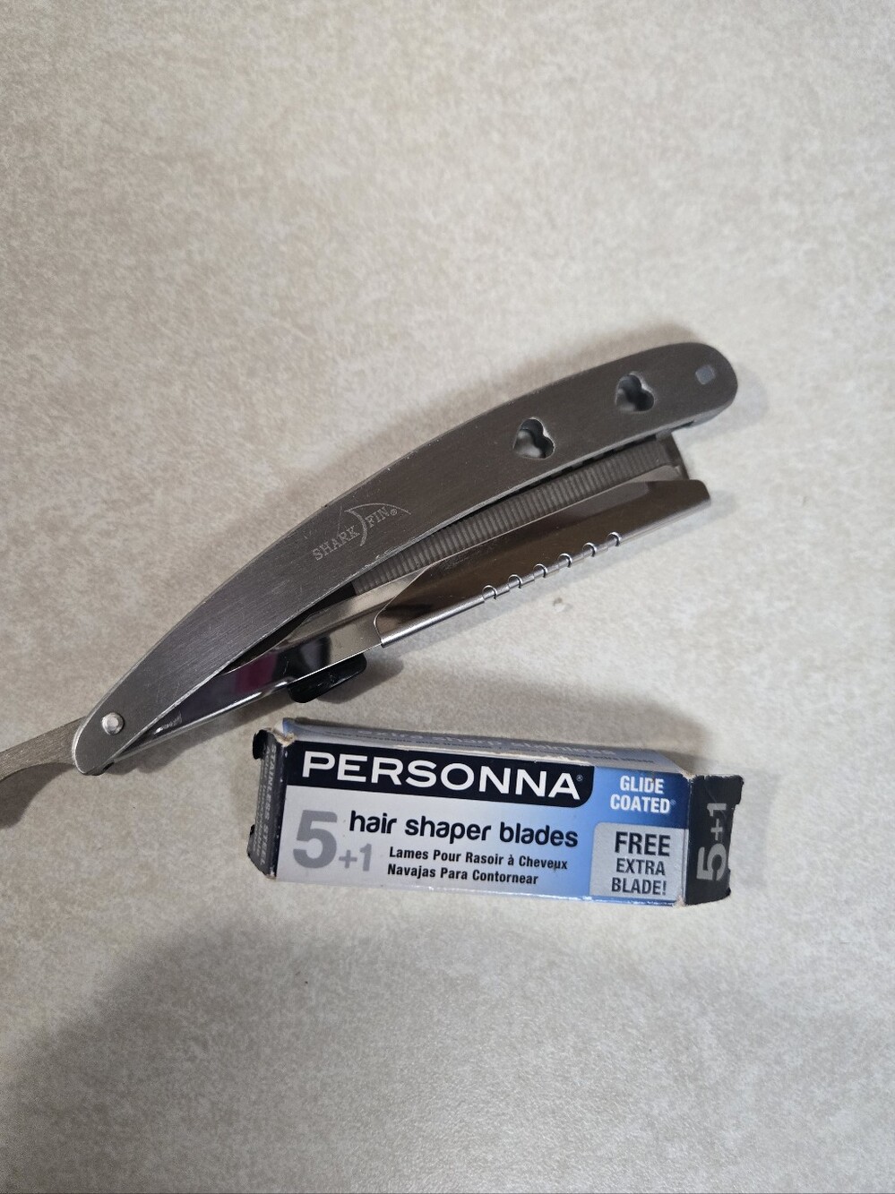 Shark Fin Straight Edge Razor